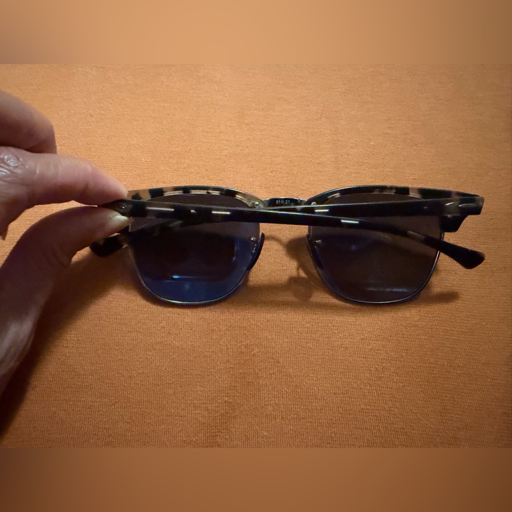 Ray-Ban Classic Tortoise Sunglasses - Picture 6 of 11